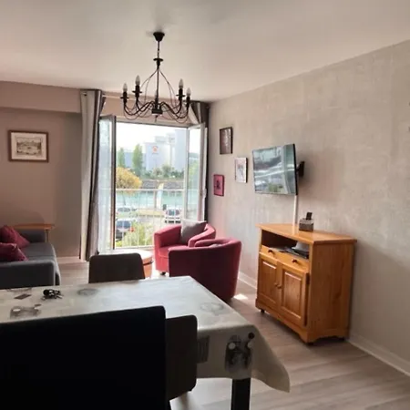Appartement T2 Quartier La Chaume, Bien Equipe, Proche Commerces - Fr-1-422-41 *
